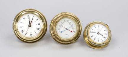 2 horloges murales et un baromètre de style mariti