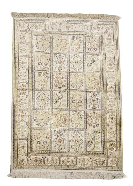 Tapis, soie, XXe siècle, légères traces d'usure, s