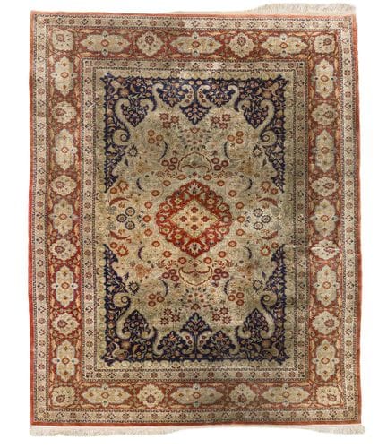 Tapis, soie, XXe siècle, traces d'usure, franges r