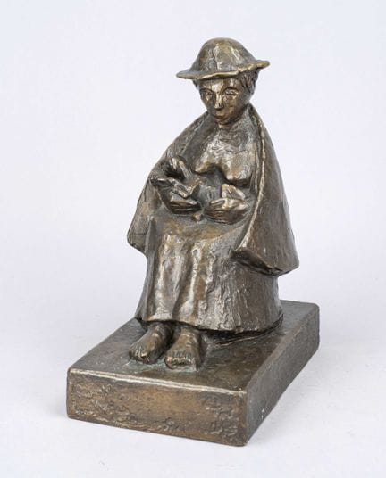Sculpteur inconnu, milieu du XXe siècle, femme ass