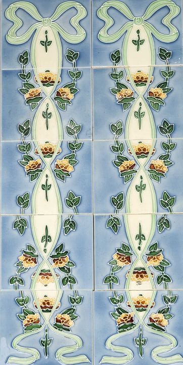 10 azulejos, siglo XX. Esmaltados en policromía co
