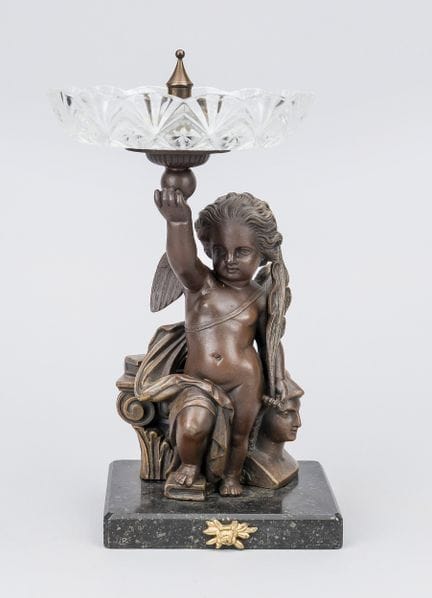 Centre de table avec putto, XXe siècle, métal moul