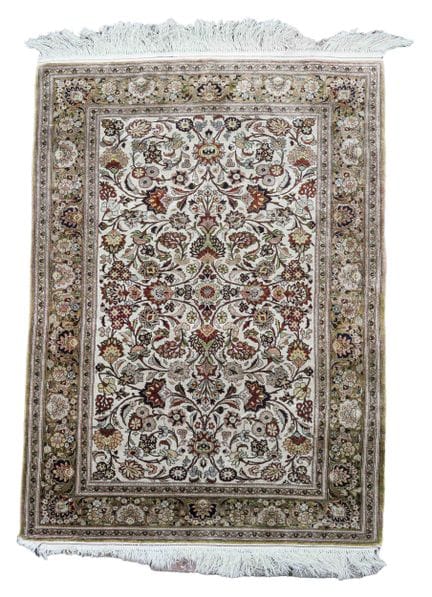 Tapis, soie, XXe siècle, traces d'usure minimes, f