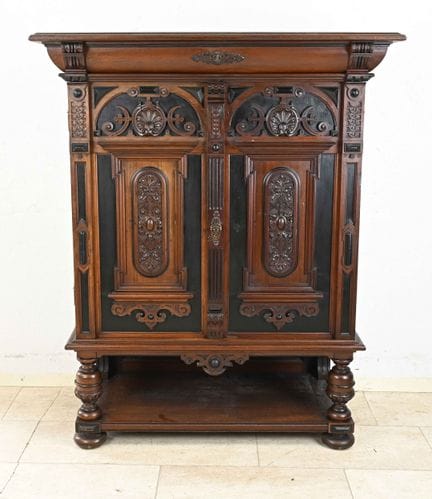 Meuble haut de style Gründerzeit datant de 1880 en