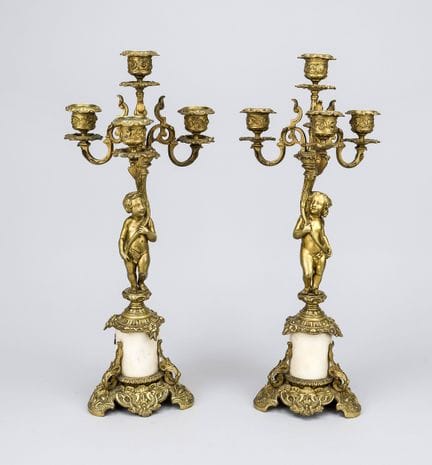 Paire de chandeliers, fin du XIXe siècle, bronze a