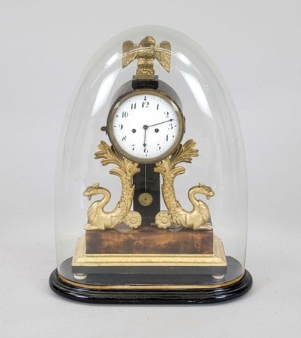 Clasicismo - Reloj de cómoda con pedestal y cubier