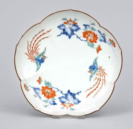 Piatto Kakiemon con decorazione a fenici, Giappone
