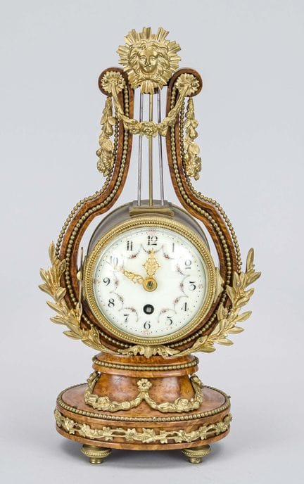 Pequeño reloj de mesa, madera de raíz de nogal con