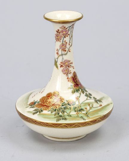 Jarrón pequeño de Satsuma, Japón, siglo XX, con mo