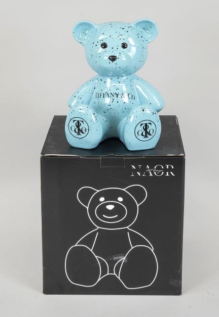 蒂芙尼（Tiffany &amp; Co.）泰迪熊雕塑，法国，21世纪，树脂材质，手工彩绘。设计者：
