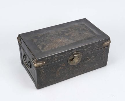 Kleine Truhe/Kiste, China, 19. Jh. (Qing). Geprägt