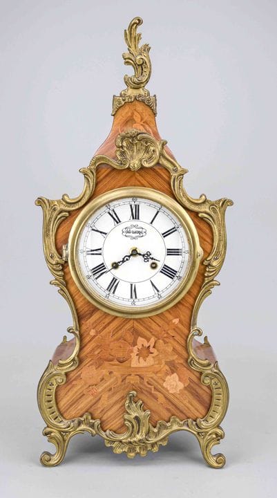 Reloj de mesa de alrededor de 1970, chapa de mader