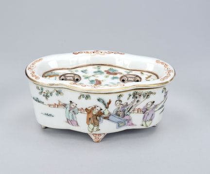 Famille rose cricket box (Grillenbehälter), China,