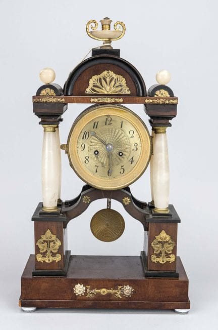 Reloj de mesa de estilo Biedermeier, hacia 1820, s