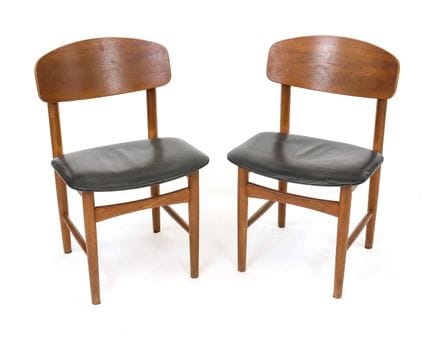 Paar Stühle, Dänemark, 1960er Jahre. Teakholz, Bez