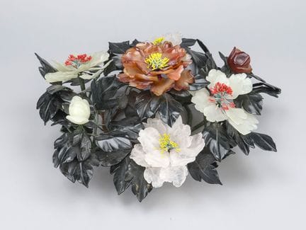 Composizione floreale, Cina, XX secolo, giada/giad