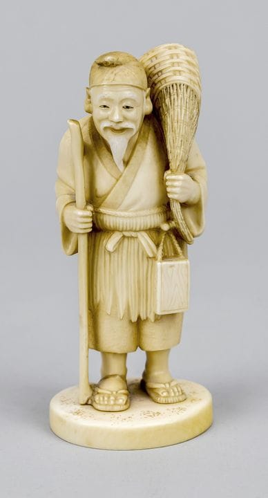 Scultura figurativa in avorio (Okimono) raffiguran