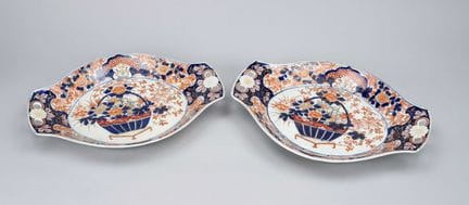 Coppia di ciotole Imari, Giappone, XIX secolo (per