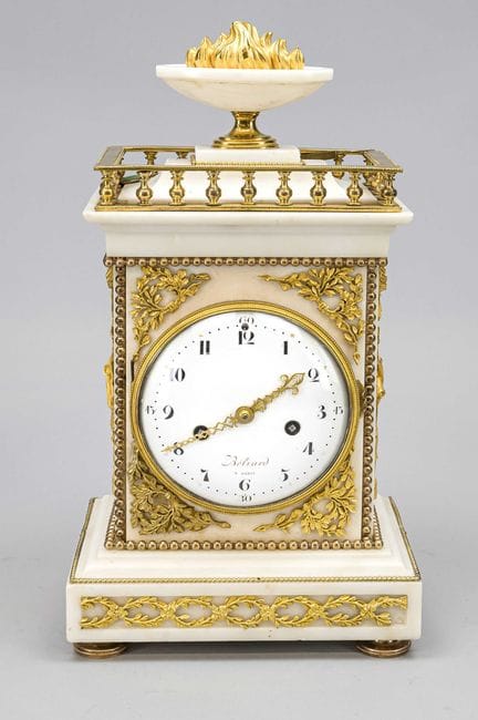 Clasicismo - Reloj de péndulo de mármol, Francia, 