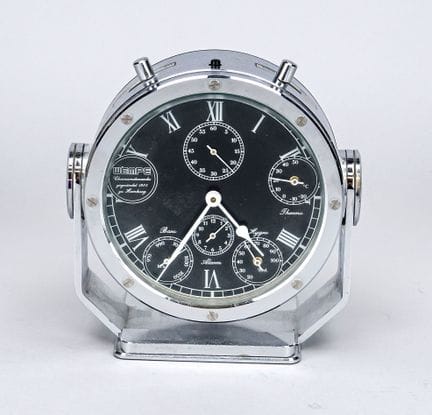 Wempe 镀铬石英台钟，约1990年，配备温度、气压、湿度显示功能，另带时间显示和闹钟功能，黑色表