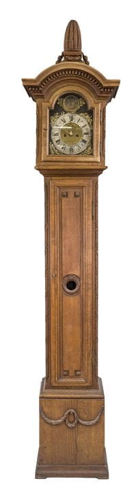 Gran reloj de pie, siglo XIX, de roble torneado y 