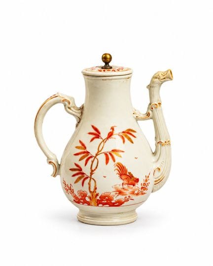 咖啡壶——吉诺里瓷厂（Doccia），18世纪中叶  瓷器  21 x 16 厘米
瓷器表面饰有橙色