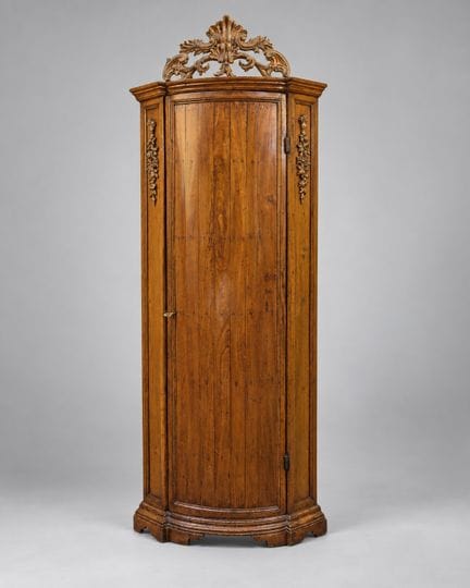 Eckvitrine aus Venetien, erste Hälfte des 18. Jahr