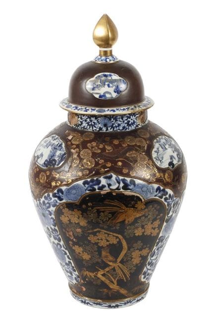 Large Imari lidded vase
19th century, unmarked, po
