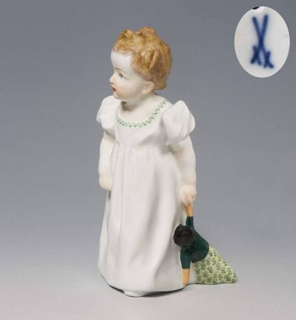 Meissen, figurine Art nouveau « Enfant avec poupée