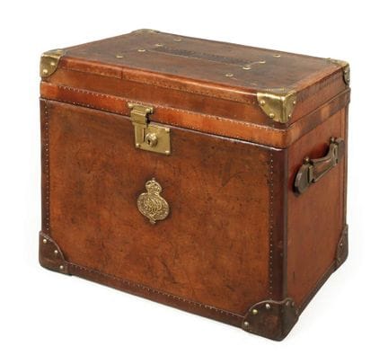 Grande malle en cuir d'Angleterre
XXe siècle, inté