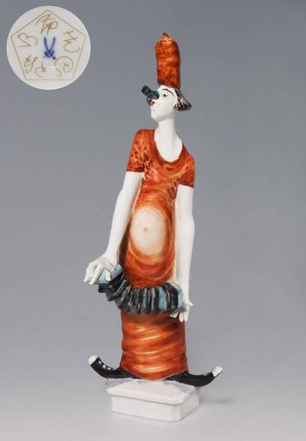 Meissen, « Clownesse à l'harmonica » avec cachet s
