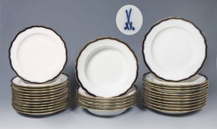 Meissen, service de 29 assiettes à dîner

Fabricat