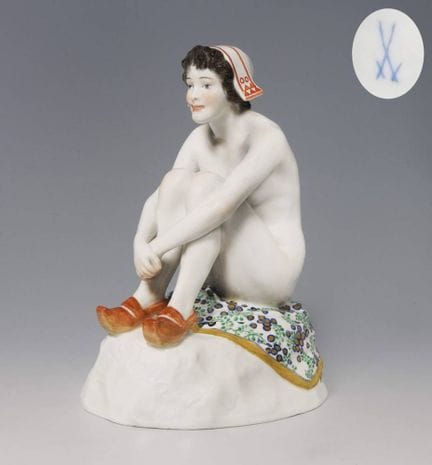 Meissen, figurine Art nouveau « Jeune fille au bai