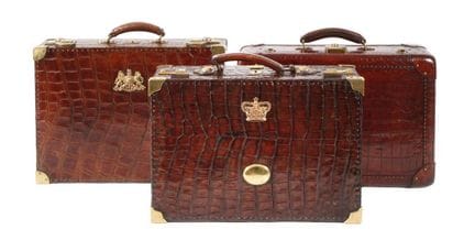 Trois valises en cuir
XXe siècle, dont une portant