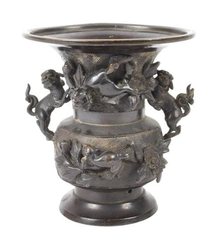 Small bronze vase
Late 19th century, unmarked, cas