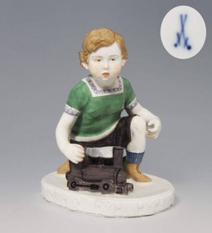 Meissen, figurine Art nouveau « Enfant avec locomo