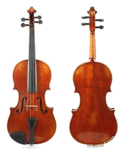 Violon dans son étui
étiquette adhésive portant la
