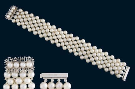 Bracelet de perles

Fermoir en or blanc 585 (14 ca