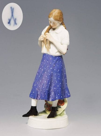Meissen, figurine Art nouveau « Jeune fille tressa