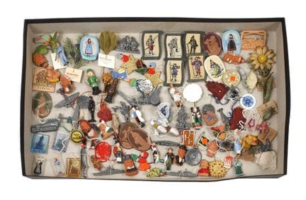 Lot d'insignes WHW
environ 100 pièces, dont des co