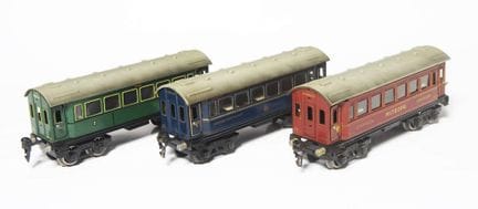 3 wagons de chemin de fer avec aménagement intérie
