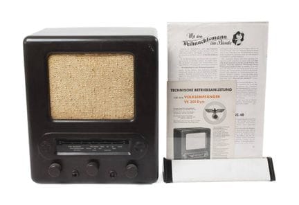 Radio populaire
vers 1940, modèle Telefunken VE 30
