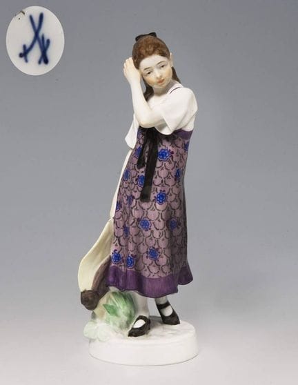 Meissen, figurine Art nouveau « Jeune fille au cha