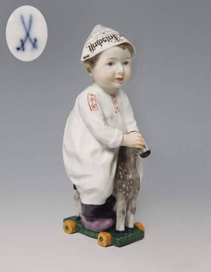 Meissen, figurine Art nouveau « Enfant avec un che