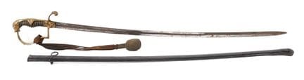 炮兵狮头军刀
约 1900 年，楔形刀刃两侧有空心凹槽，三面有超过 30 厘米的装饰性蚀刻，横护板上