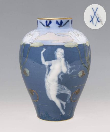 Meissen, vase rare en pâte-sur-pâte

Fabriqué entr