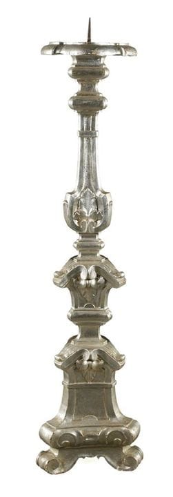 Chandelier d'autel sculpté
XIXe siècle, bois de fe