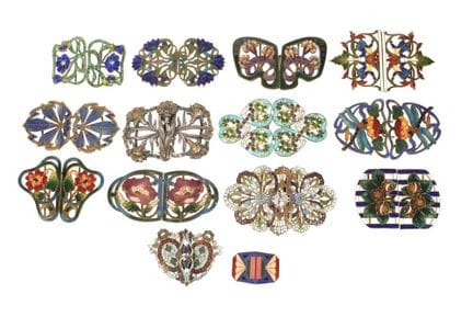 Sammlung Gürtelschließen
13 Stück, um 1900, Metall