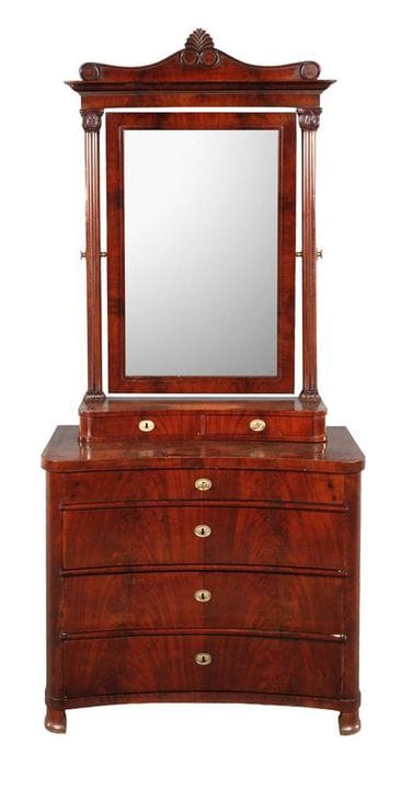 Chest of drawers with mirror top
known as a ‘Psych