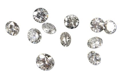 Once diamantes brillantes, con un peso total de 0,